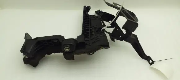 Battery bracket
