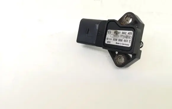 Volkswagen PASSAT B6 Intake air temperature sensor 038906051C 0281002401