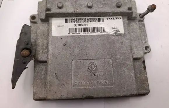 Volvo S40 Engine control unit/module ECU 30788961 0000039527 AB3P16C39527