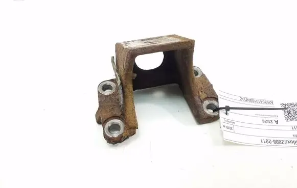 Engine mounting bracket