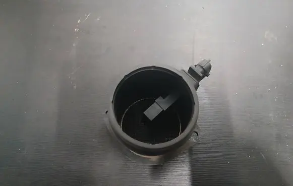 Volvo V70 Mass air flow meter 0281002730 17758573 30677999
