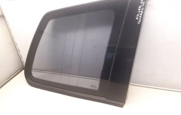 Volkswagen Touareg I Rear side window 7L6845298
