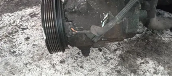 Renault Scenic II - Grand scenic II Air conditioning (A/C) compressor (pump)