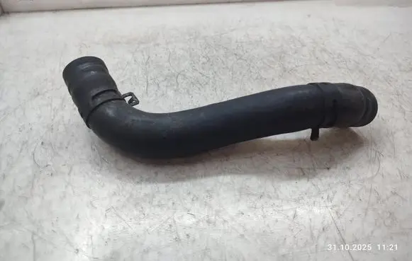 KIA Sorento Engine coolant pipe/hose