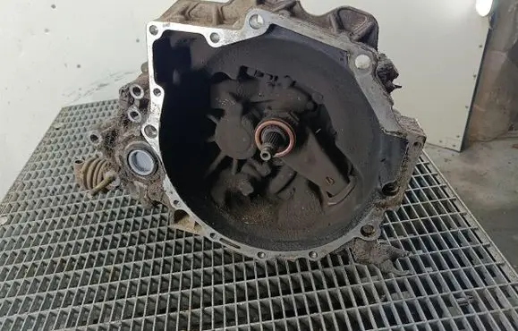 KIA Carens I Manual 5 speed gearbox FJW