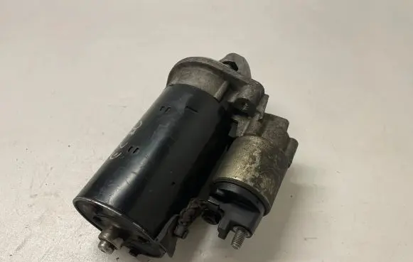 Mercedes-Benz E W211 Starter motor A0051516601