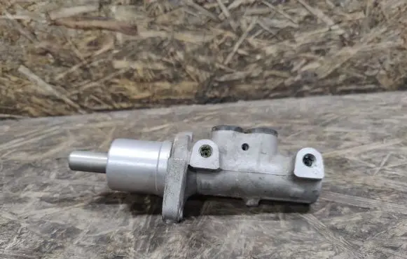 Jeep Cherokee Master brake cylinder TRW3059