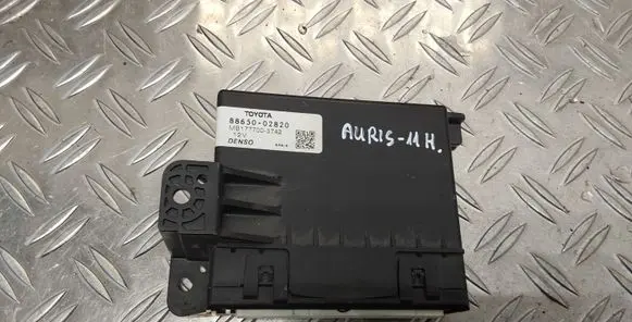 Toyota Auris 150 Climate control unit 8865002820