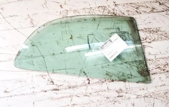 Opel Astra G Rear vent window glass 