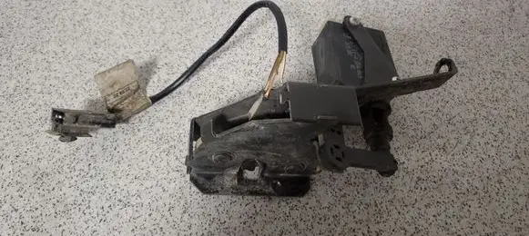BMW 5 E39 Tailgate window lock/catch/latch 8238469 67118384069