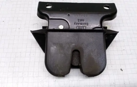 Audi A4 S4 B5 8D Tailgate/trunk/boot lock/catch/latch 070198