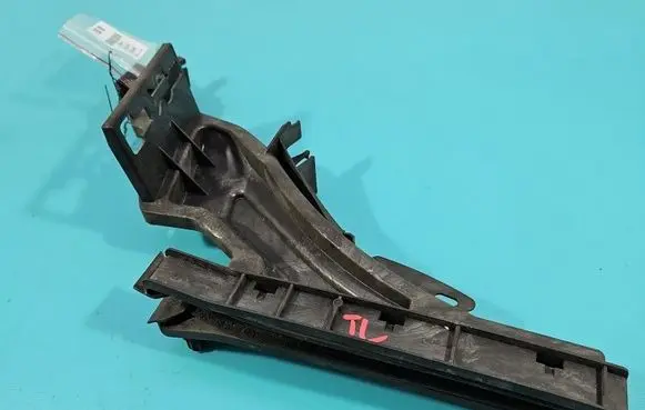 Ford Focus Other engine bay part JX7BA264A53A IMPRK1583108