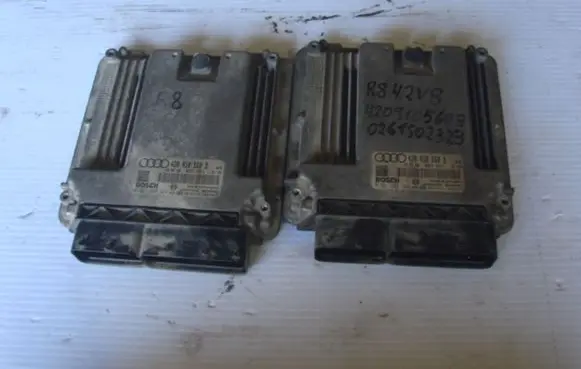 Audi R8 42 Engine control unit/module 420910560B