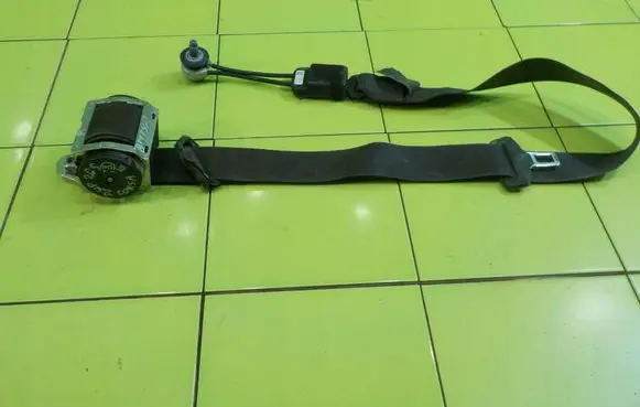 Opel Corsa E Front seatbelt 39033221 BEZPIECZENSTWA