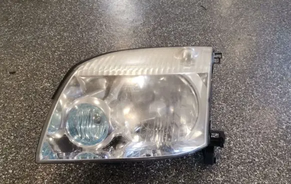 Nissan X-Trail T30 Headlight/headlamp