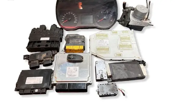 Mercedes-Benz Sprinter W907 W910 Engine ECU kit and lock set A6519007103 A6519016002 28674794A5A