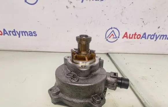 BMW X3 E83 Vacuum pump 7558344 11667558344
