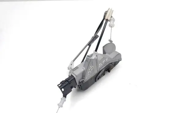 Citroen C4 Cactus Front door lock A048069