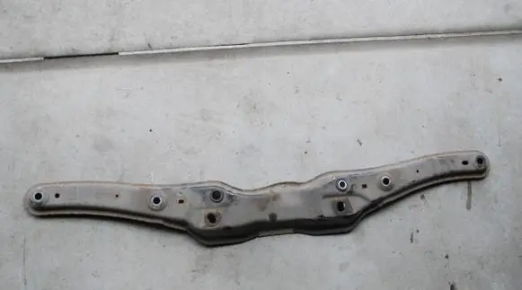 Ford Kuga II Radiator mount bracket 163KM
