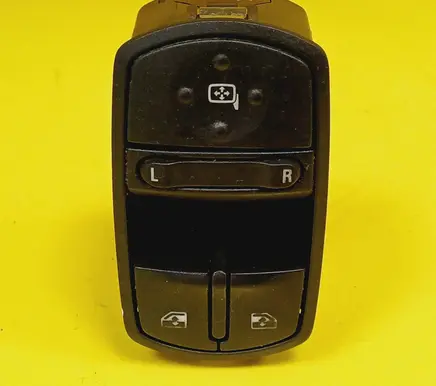 Opel Corsa D Electric window control switch 13258521AA