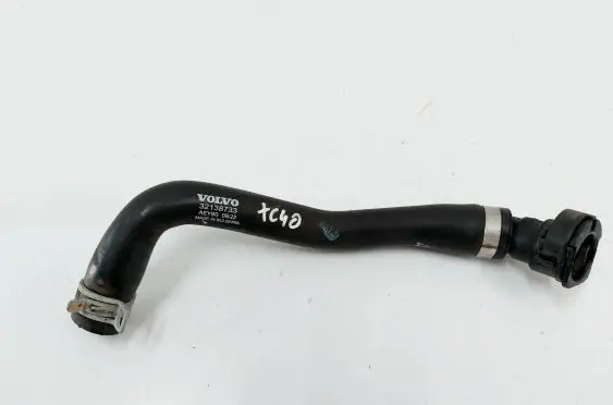 Volvo XC40 Engine coolant pipe/hose 32138733