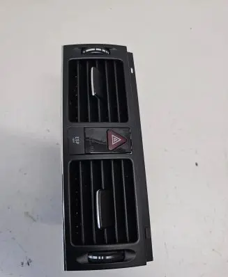 Mercedes-Benz C W204 Dash center air vent grill A2048304054 6846001 2048707610