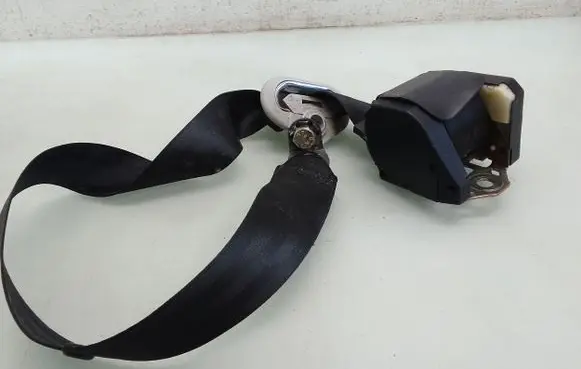 Volkswagen New Beetle Rear seatbelt