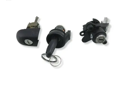 BMW 3 E46 Front door lock (next to the handle) 