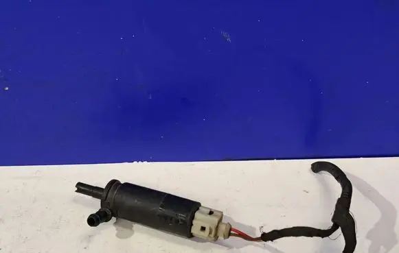 Mercedes-Benz E W212 Windscreen/windshield washer pump 2108691221
