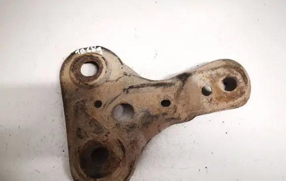 KIA Sportage Engine mounting bracket
