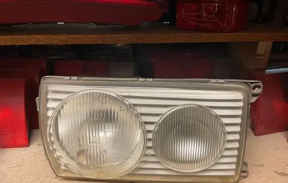 Mercedes-Benz W123 Headlight/headlamp 1305620205 1305235040R
