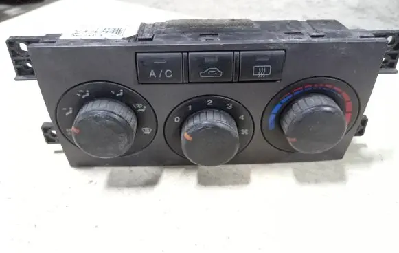 Hyundai Elantra Climate control unit