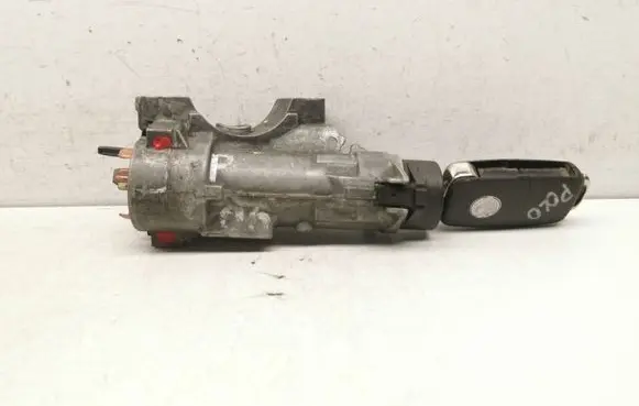 Volkswagen Polo Ignition lock 4B0905851C