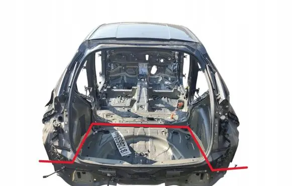 Toyota Avensis T220 Rear bodywork 