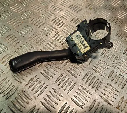 Volkswagen Golf V Indicator stalk 8L0953513G