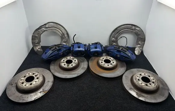 BMW 5 G30 G31 G38 Brake discs and calipers set 6885625 6885626
