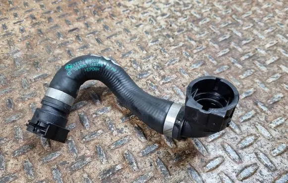 BMW 4 F36 Gran coupe Engine coolant pipe/hose 7640287