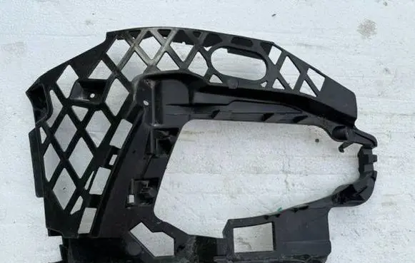 Volkswagen PASSAT B8 Front bumper mounting bracket 3C0807178G