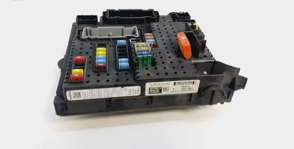Volvo XC90 Fuse module 30728512
