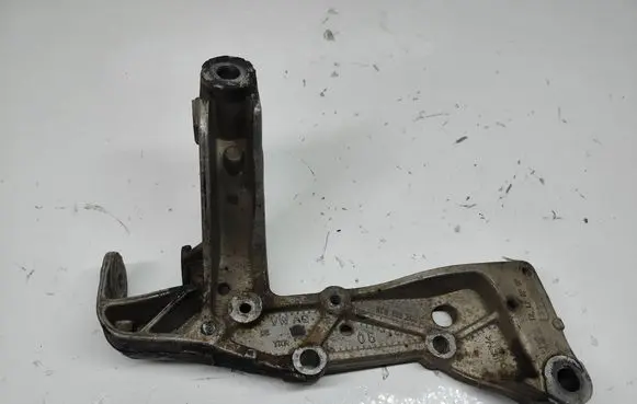 Volkswagen Golf V Front lower control arm/wishbone 1K0199296E