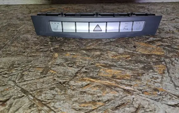 Mercedes-Benz E W212 Hazard light switch A2129059703