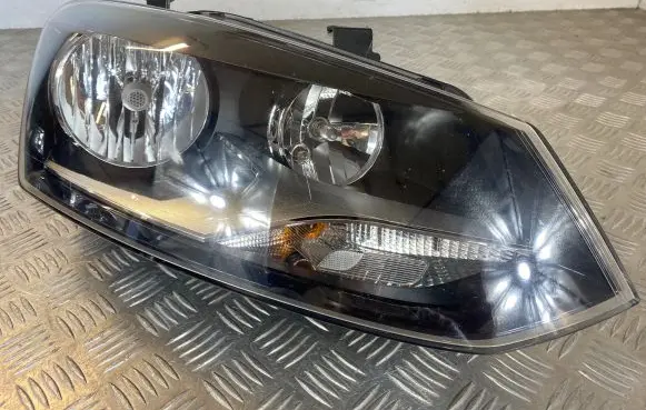 Volkswagen Cross Polo Headlight/headlamp 6R1941008E 24705102000699 1EE24705102