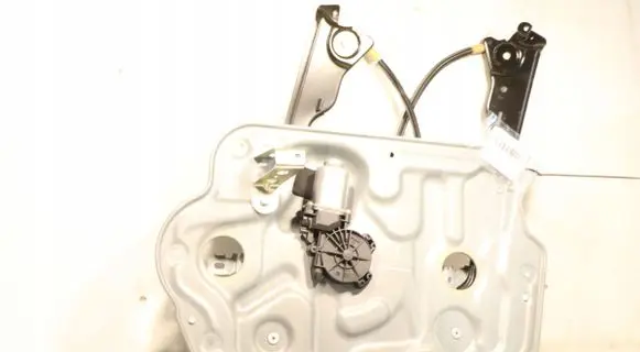 Nissan Qashqai Front window lifting mechanism without motor 