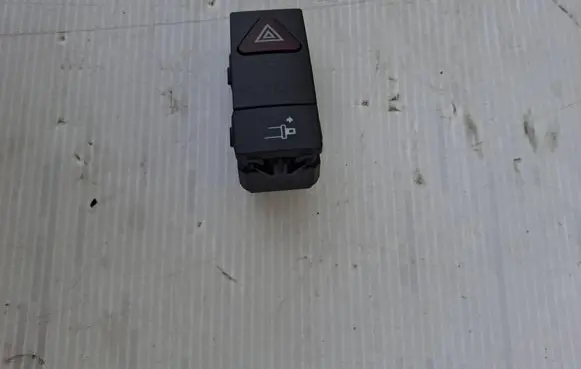 Mercedes-Benz E C207 W207 Hazard light switch 2079053700 33692412