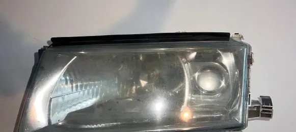 Skoda Octavia Mk1 (1U) Headlight/headlamp 1U1941015E