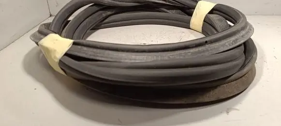 Volkswagen Touareg III Trunk rubber seal (body) 