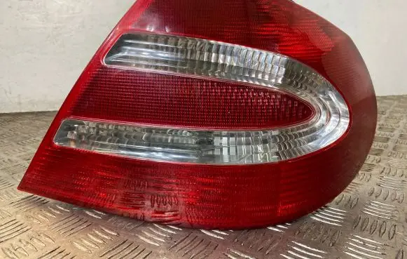 Mercedes-Benz CLK A208 C208 Rear/tail lights 2VP008326