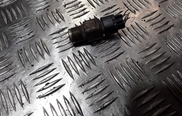 Fuel pressure sensor