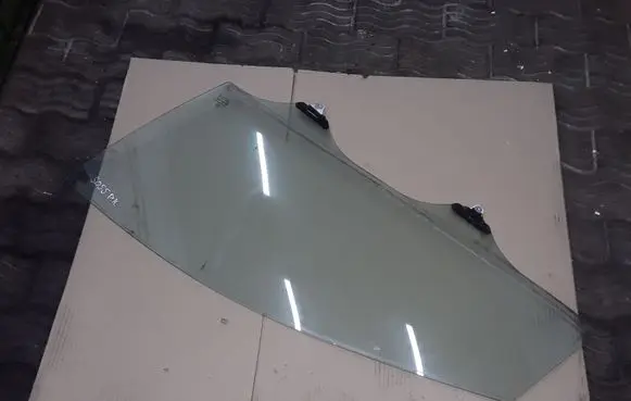 Honda Civic IX Front door window glass four-door 43R00049