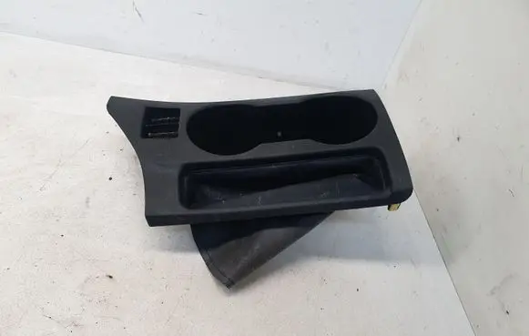Cup holder front